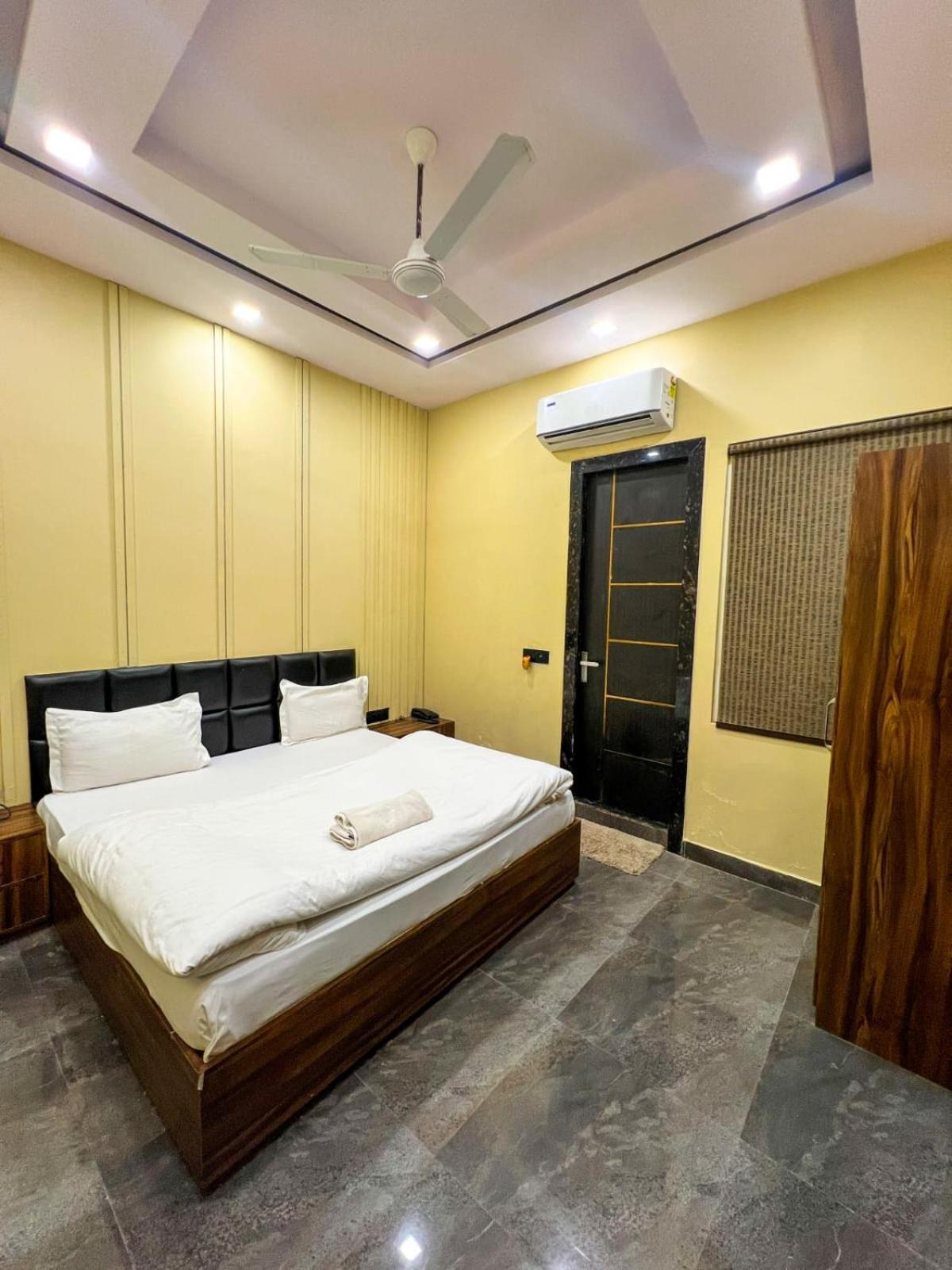 Gsm Hotel Vrindāvan Exterior foto